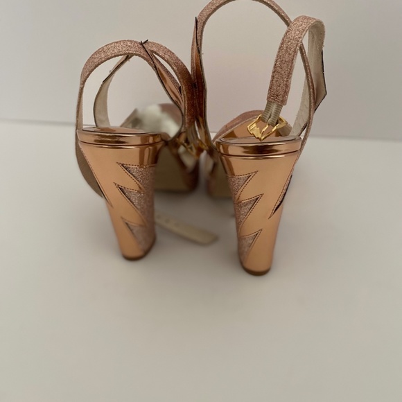 Terry de Havilland High Heels - Picture 4 of 6
